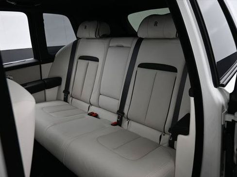 Certified 2022 Rolls-Royce Cullinan w/ Dark Exterior Package AWD/4WD image 25