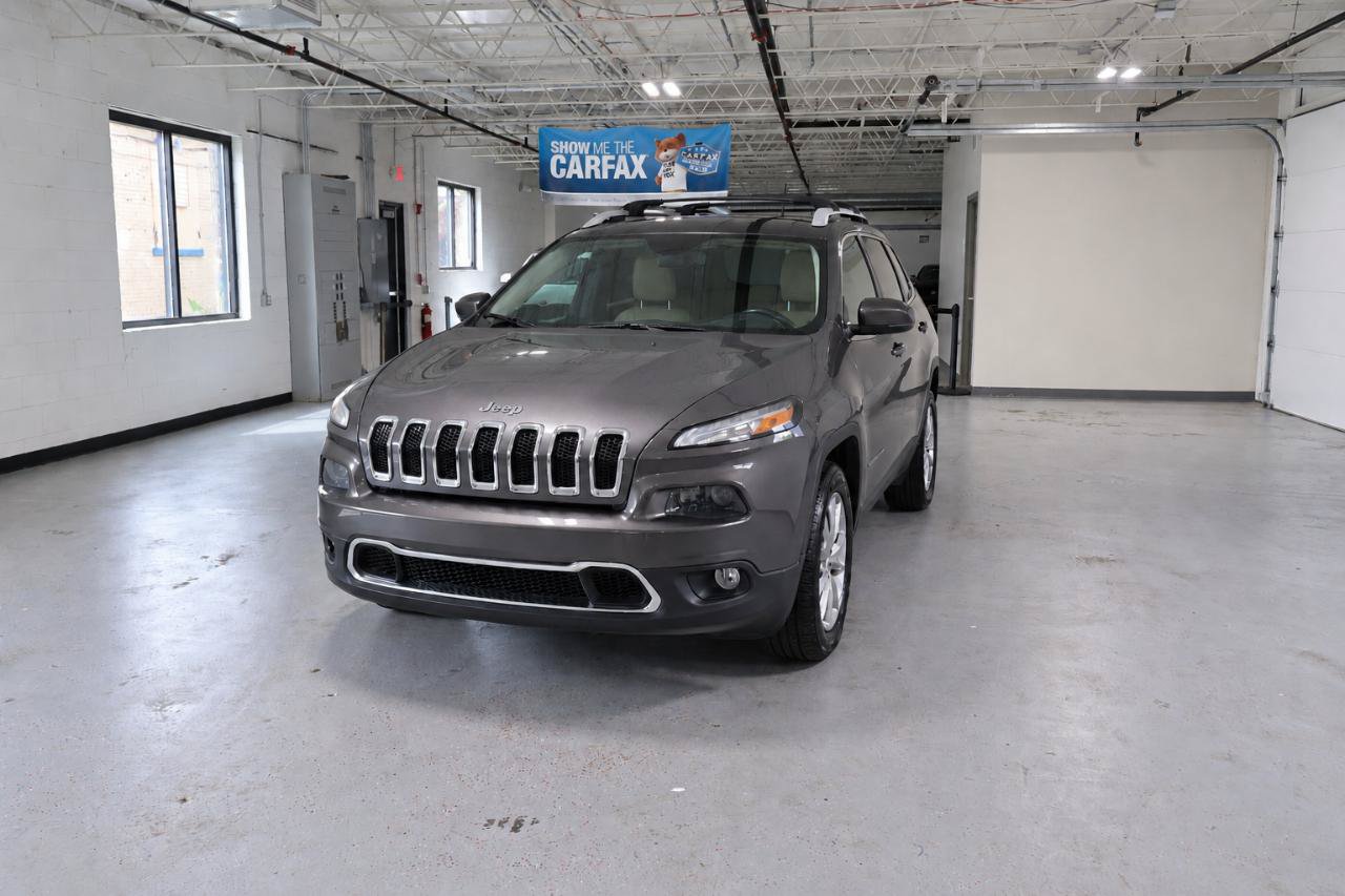 Used 2018 Jeep Cherokee Limited AWD/4WD image 2