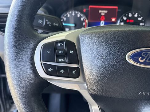 Used 2024 Ford Explorer XLT image 23