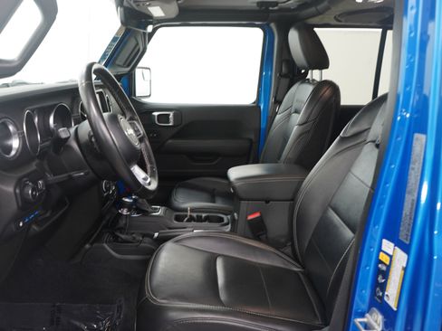 Used 2023 Jeep Wrangler Unlimited Sahara w/ Cold Weather Group image 15