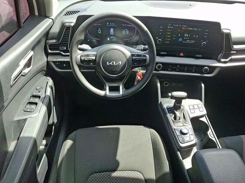 Certified 2025 Kia Sportage LX image 13