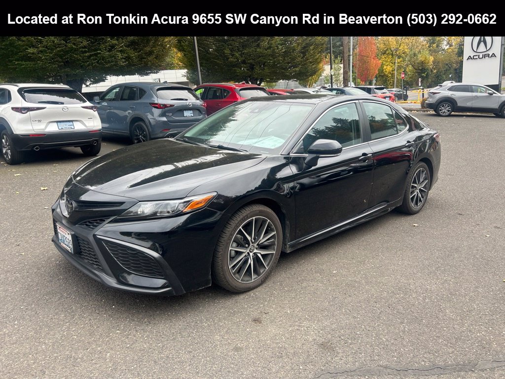 Used 2021 Toyota Camry SE w/ Cold Weather Package FWD image 7