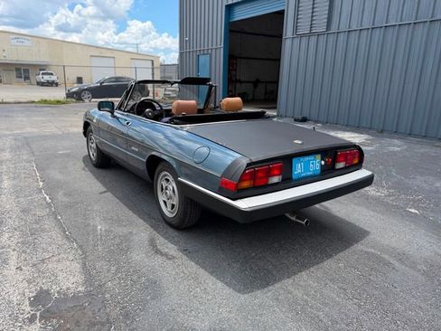 Used 1988 Alfa Romeo Spider Veloce RWD image 3