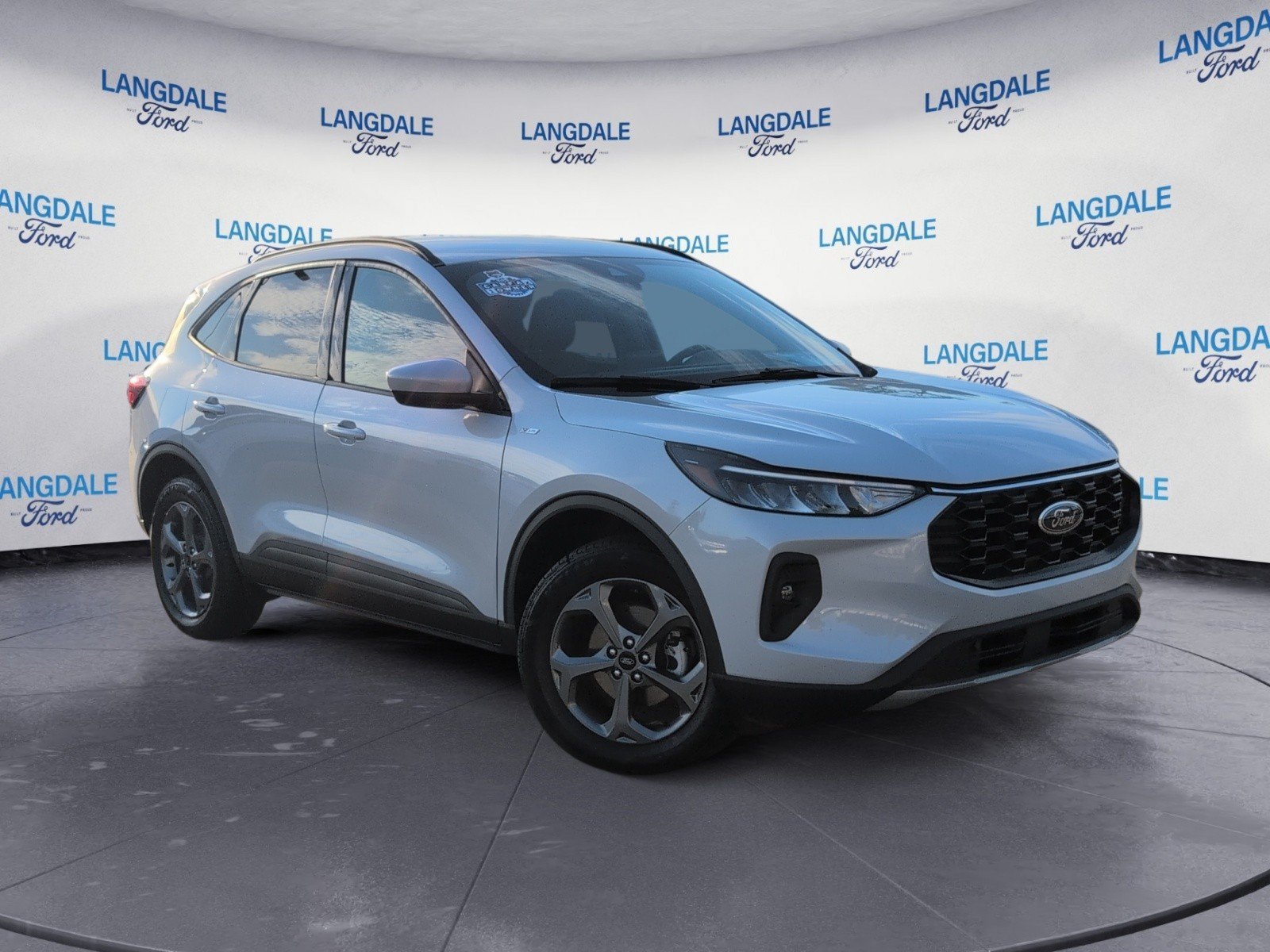 Used 2025 Ford Escape ST-Line Select AWD/4WD image 2