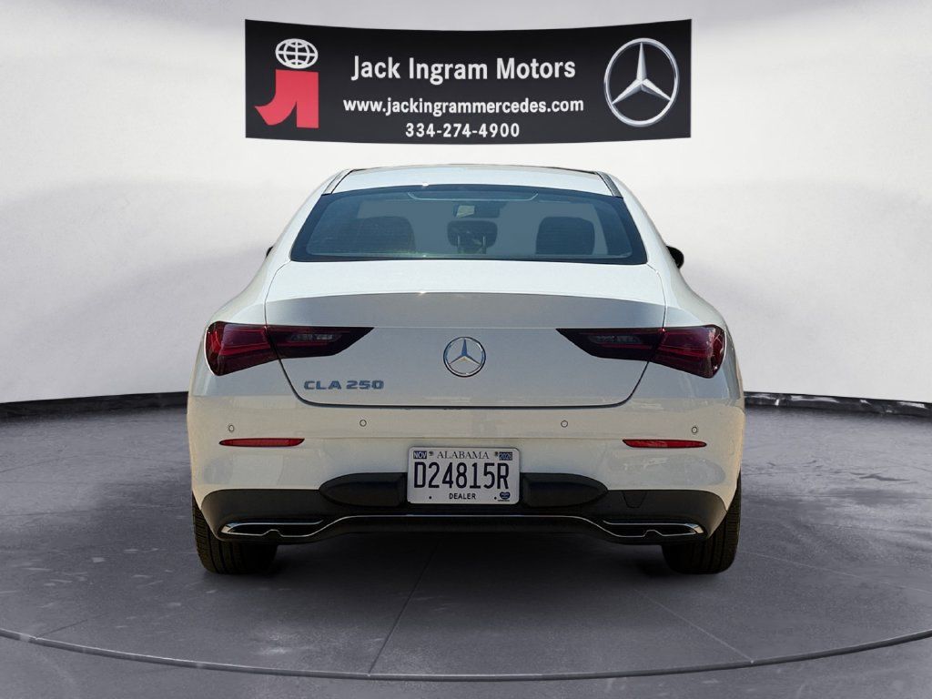 Used 2025 Mercedes-Benz CLA 250 image 4