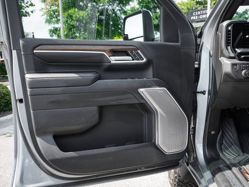 Used 2024 Chevrolet Silverado 2500 High Country w/ High Country Premium Package AWD/4WD image 14