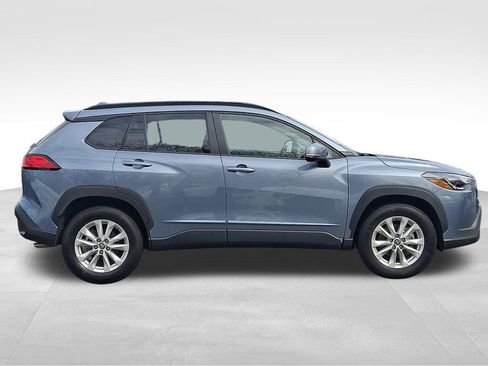 Used 2023 Toyota Corolla Cross LE image 7
