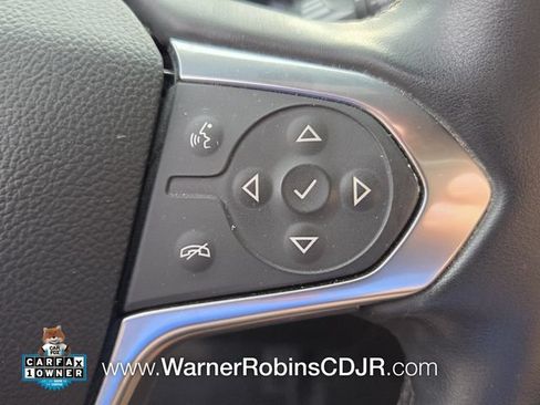 Used 2023 Chevrolet Traverse LT FWD image 28