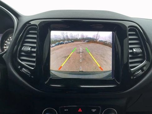 Used 2018 Jeep Compass Limited w/ Navigation Group image 29