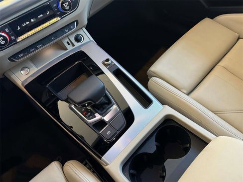 Used 2025 Audi Q5 2.0T Premium w/ Convenience Plus Package image 17