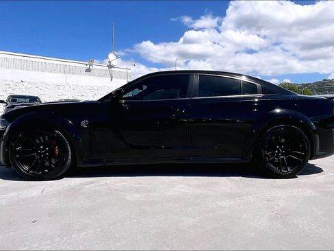 Used 2022 Dodge Charger SRT Hellcat w/ Navigation & Travel Group RWD image 3