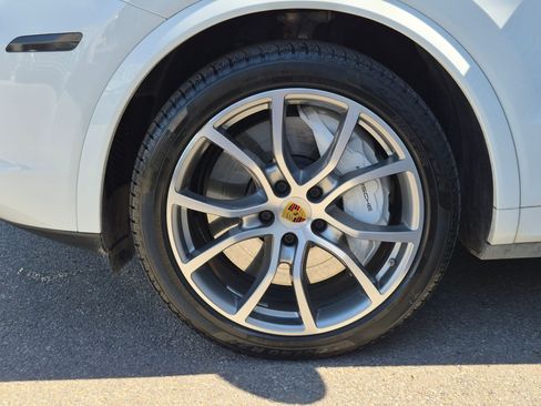 Used 2019 Porsche Cayenne Turbo AWD/4WD image 11