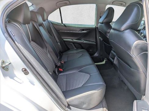Used 2020 Toyota Camry SE w/ Carpet Mat Package FWD image 18