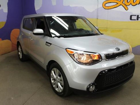 Used 2016 Kia Soul + w/ Audio Package FWD image 4