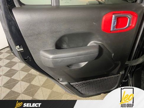 Used 2022 Jeep Gladiator Sport AWD/4WD image 16