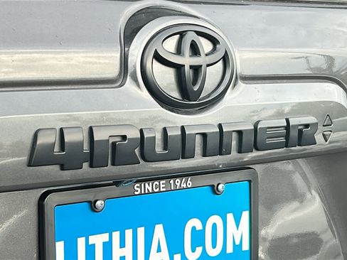 Used 2020 Toyota 4Runner SR5 Premium AWD/4WD image 28