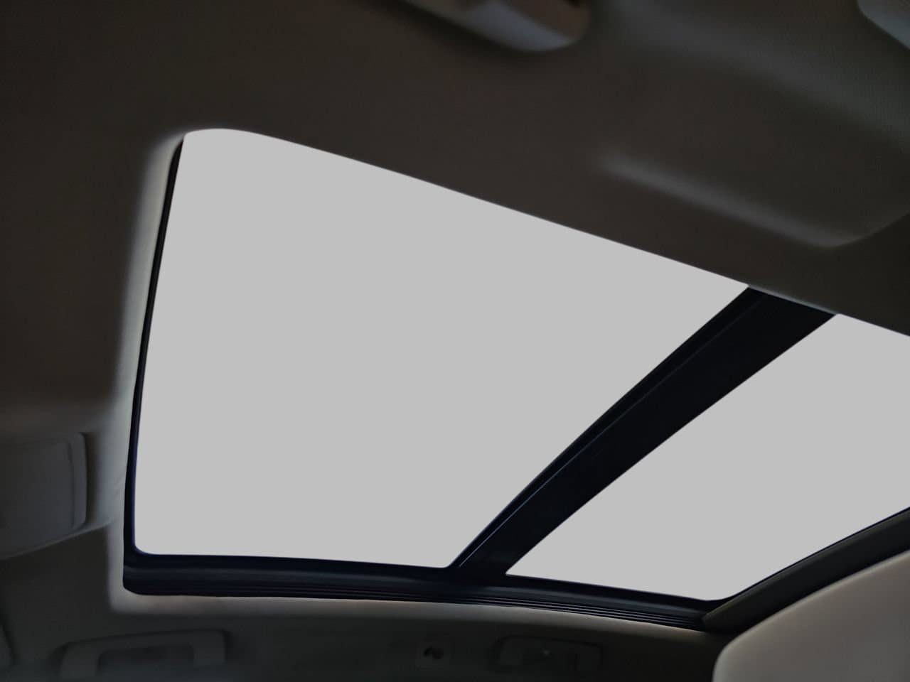 Used 2014 Cadillac SRX Luxury w/ Driver Awareness Package AWD/4WD image 31