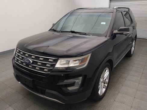 Used 2017 Ford Explorer XLT w/ Equipment Group 202A FWD image 15