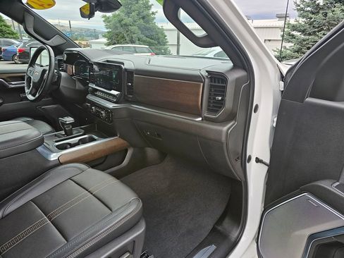 Certified 2024 Chevrolet Silverado 1500 High Country w/ Technology Package AWD/4WD image 11
