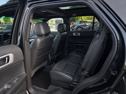 Used 2014 Ford Explorer XLT w/ Equipment Group 202A image 14