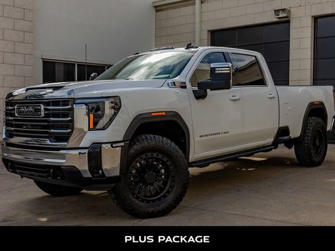 Used 2024 GMC Sierra 3500 SLE AWD/4WD image 3