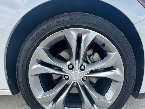 Used 2019 Buick LaCrosse Avenir image 23