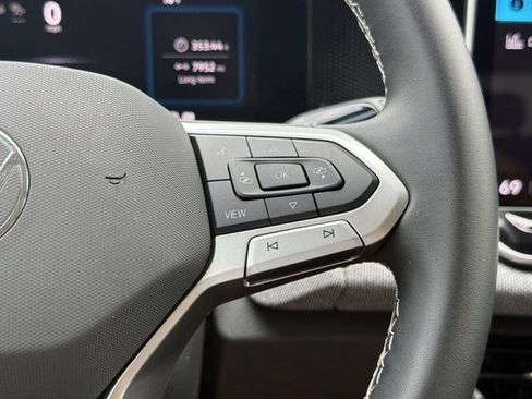 Used 2025 Volkswagen Tiguan S image 11