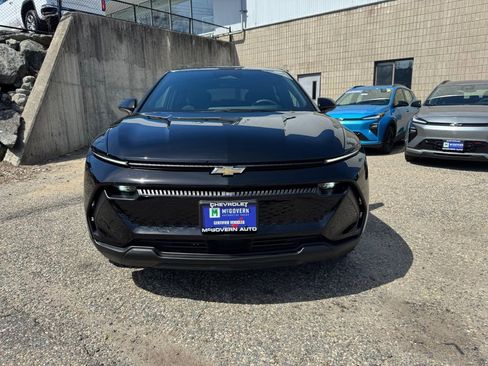 Used 2025 Chevrolet Equinox EV LT image 9