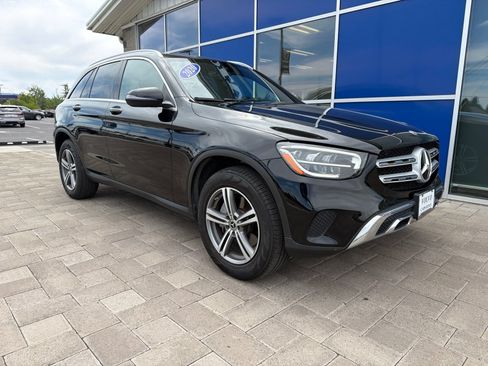 Used 2020 Mercedes-Benz GLC 300 4MATIC image 2