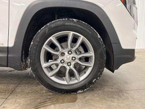 Certified 2022 GMC Terrain SLT image 20