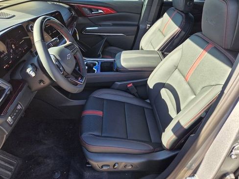 New 2026 Chevrolet Traverse RS w/ LPO, Floor Liner Package image 6