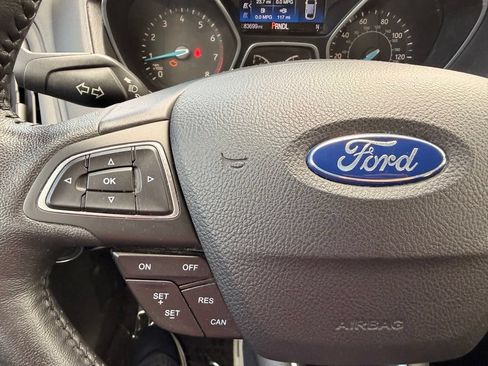 Used 2017 Ford Focus SE w/ Cold Weather Package FWD image 16