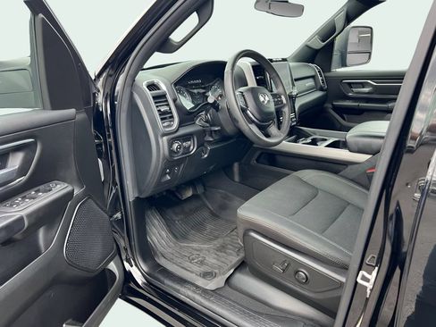 Used 2025 RAM 1500 Big Horn AWD/4WD image 10