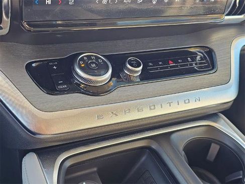 Certified 2025 Ford Expedition Max Platinum image 23