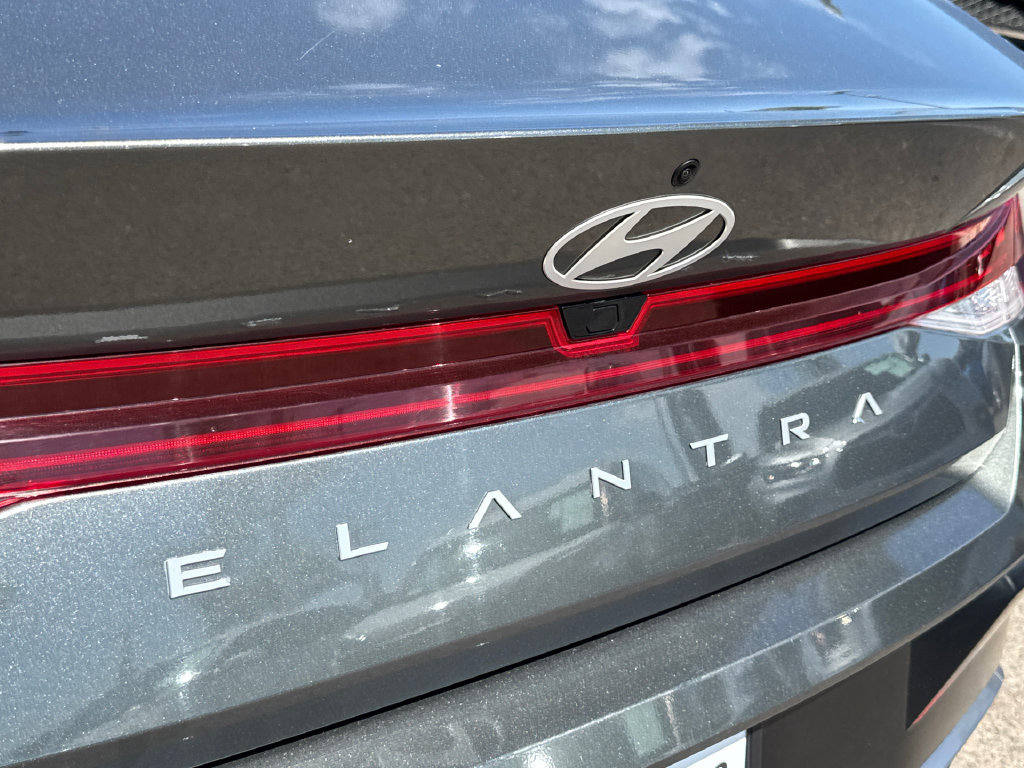 Used 2025 Hyundai Elantra SEL FWD image 11