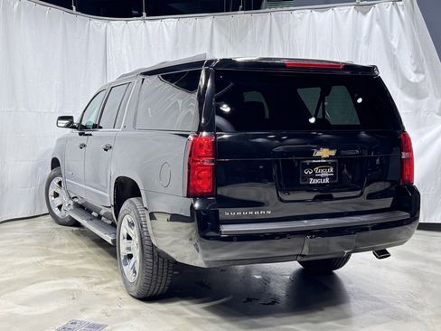 Used 2019 Chevrolet Suburban LT w/ LT Signature Package image 4