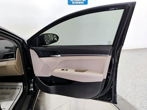 Used 2020 Hyundai Elantra SE w/ Cargo Package (C1) image 29