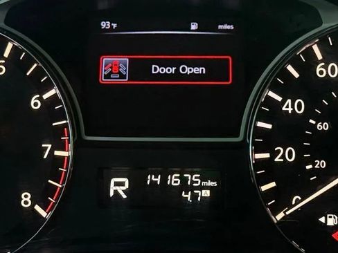 Used 2015 Nissan Pathfinder S FWD image 12