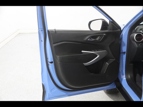 Used 2024 Chevrolet Trax RS w/ Driver Confidence Package FWD image 4