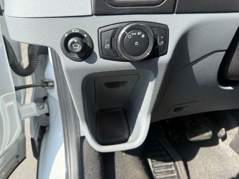 Used 2019 Ford Transit 150 XLT RWD image 17