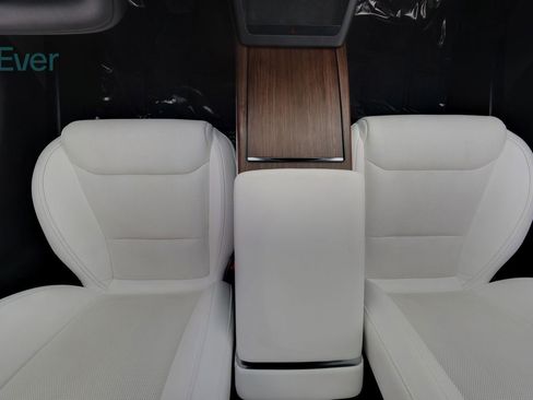 Used 2022 Tesla Model S AWD/4WD image 27