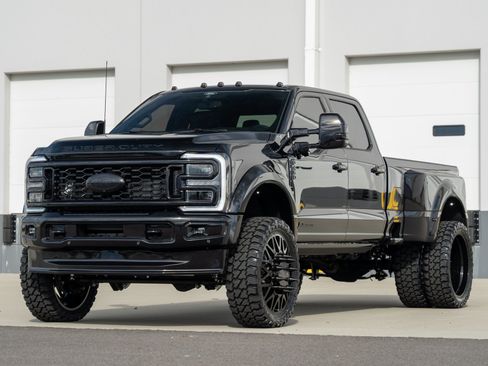 Used 2025 Ford F450 Platinum image 2