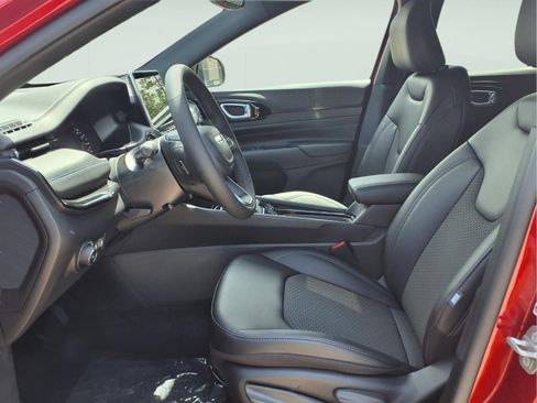 New 2026 Jeep Compass Latitude AWD/4WD image 10