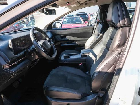 Used 2025 Nissan Ariya FWD image 21