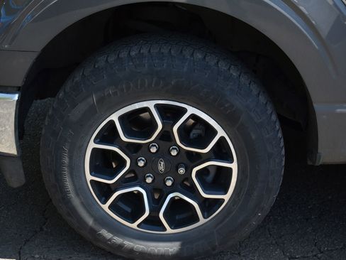 Used 2022 Ford F150 XLT image 11