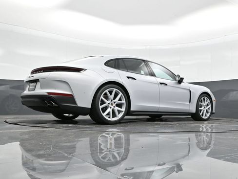 Certified 2025 Porsche Panamera RWD image 37