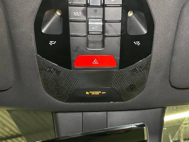 Used 2024 Kia EV9 GT-Line AWD/4WD image 38