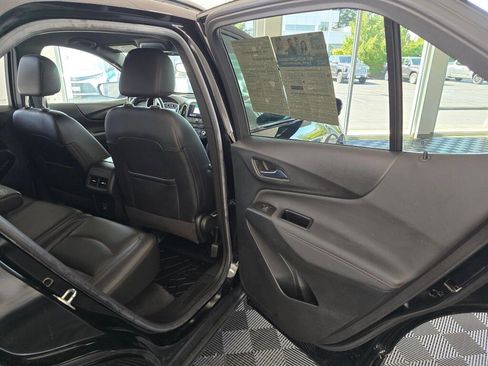 Used 2022 Chevrolet Equinox RS w/ RS Leather Package FWD image 39