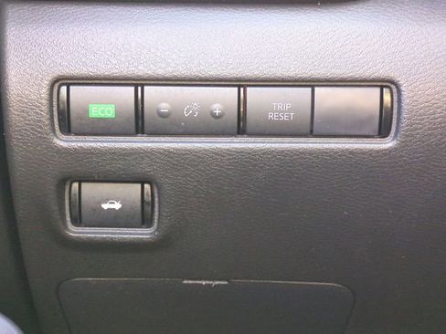 Used 2025 Nissan Sentra SV image 20