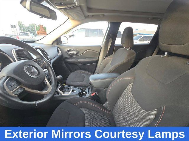 Used 2016 Jeep Cherokee 75th Anniversary FWD image 26